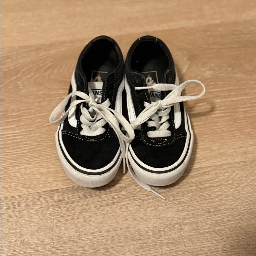 Vans Kids Black and White 11
